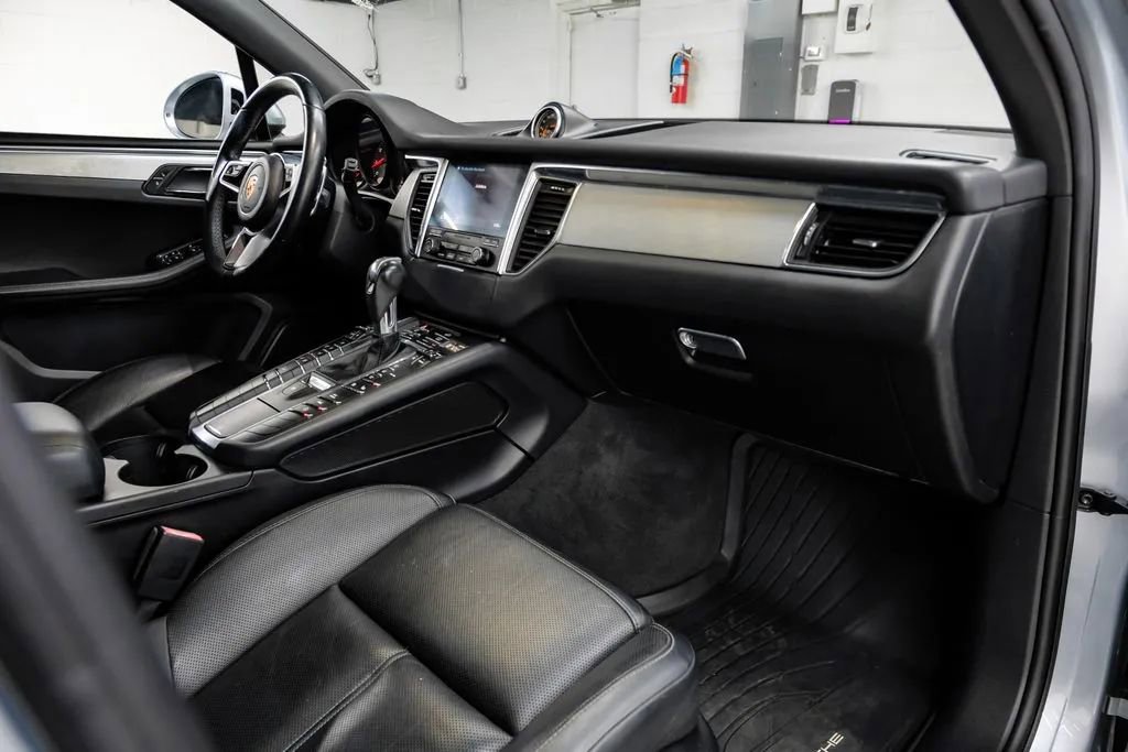 Used 2017 Porsche Macan S AWD/4WD image 19