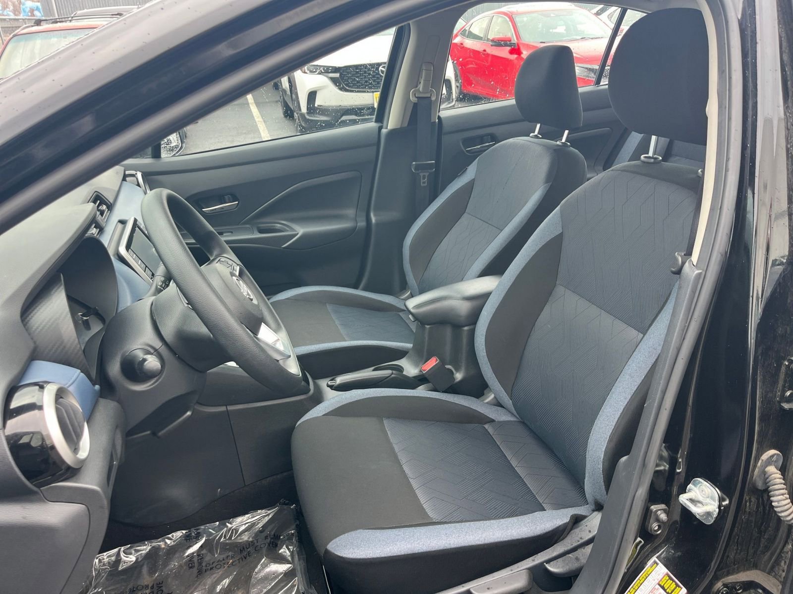 Used 2025 Nissan Versa SV FWD image 35