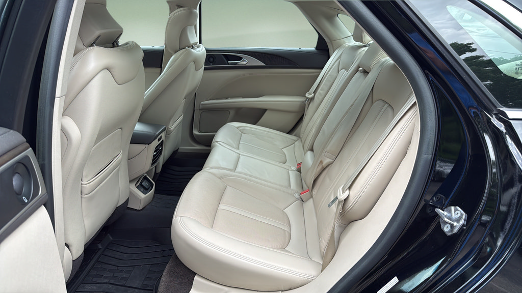 Used 2018 Lincoln MKZ Reserve w/ Climate Package FWD image 14