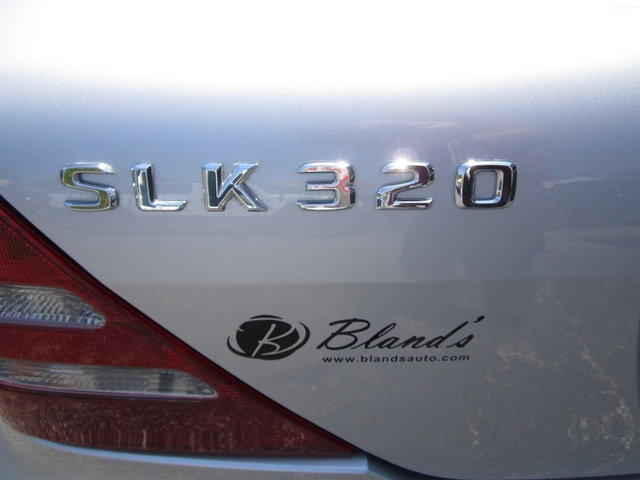 Used 2001 Mercedes-Benz SLK 320 image 13