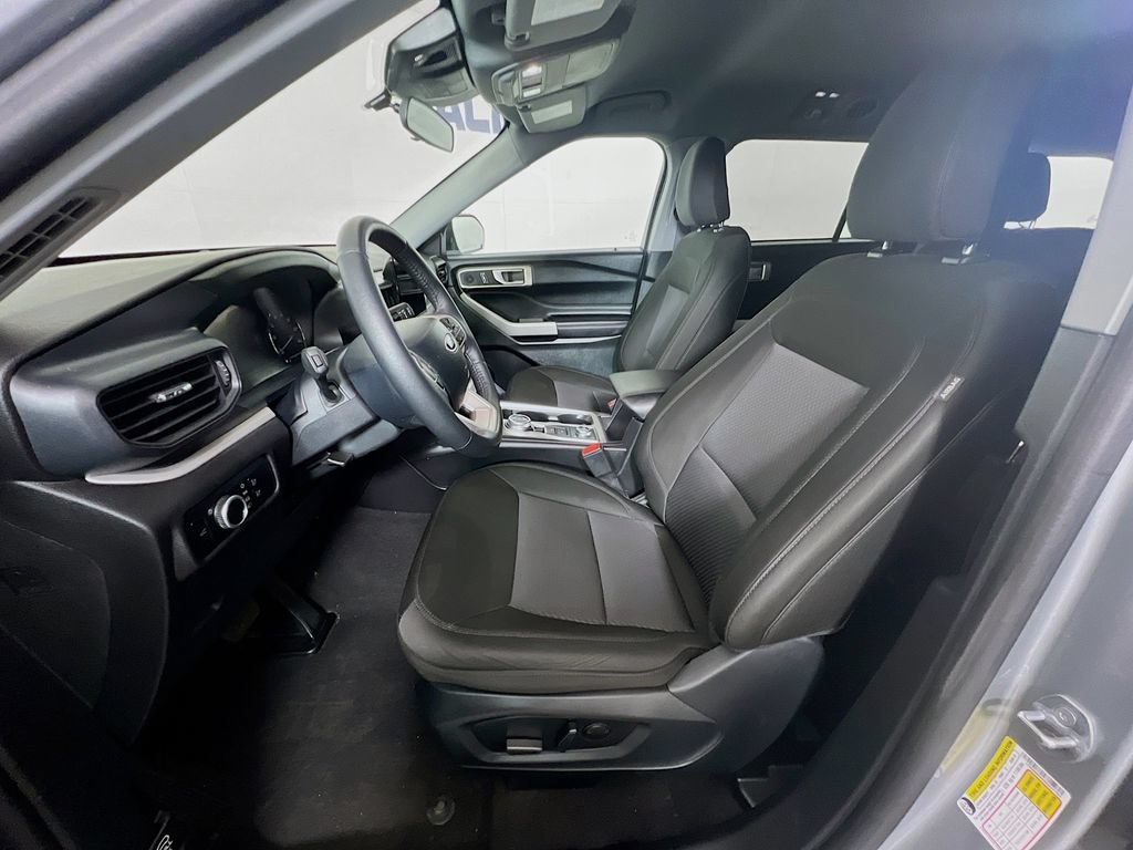 Certified 2024 Ford Explorer XLT AWD/4WD image 11