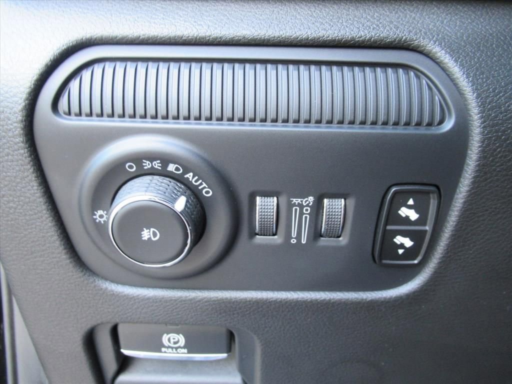 Used 2024 Jeep Wagoneer 4WD image 21