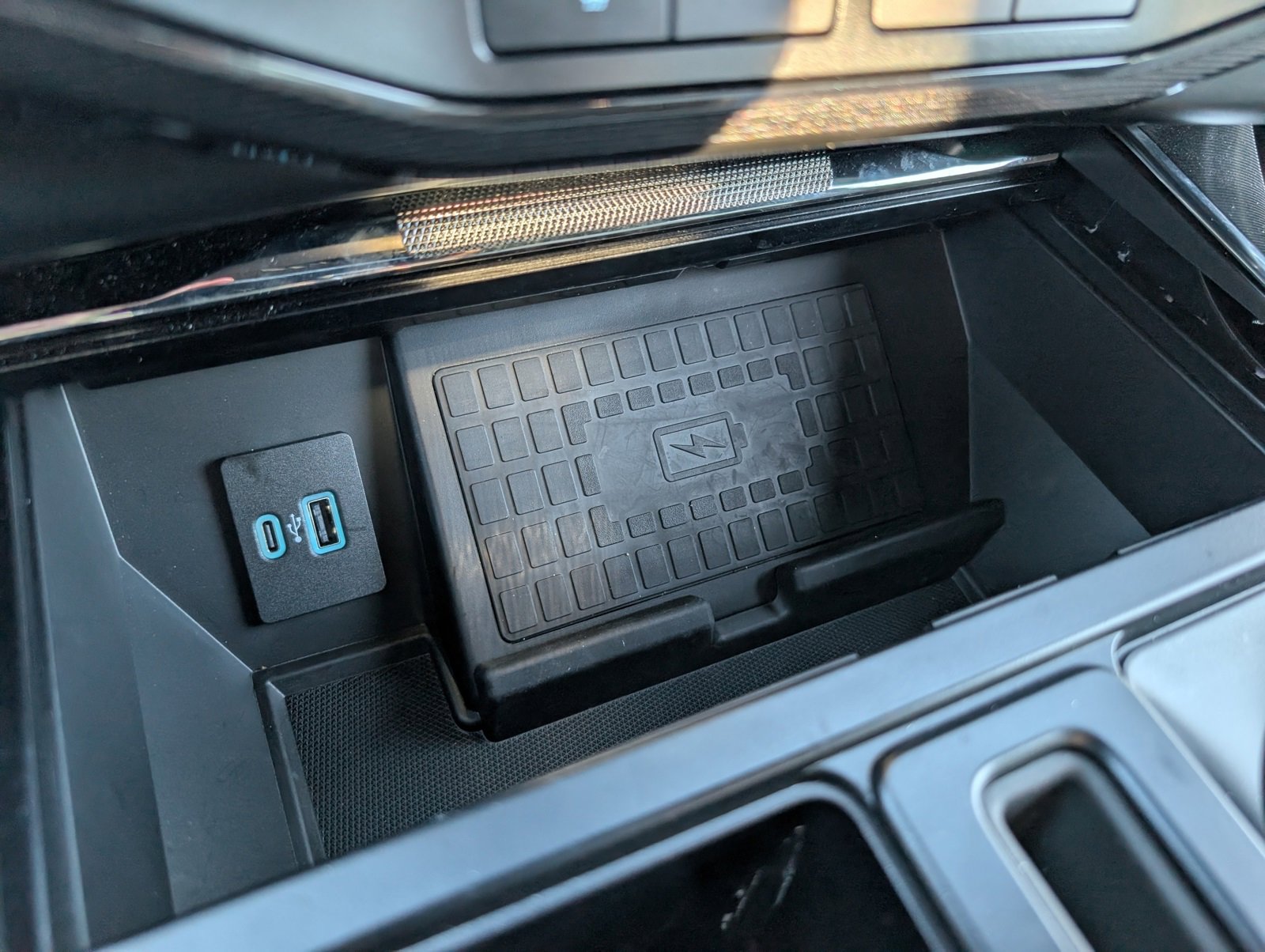 Used 2022 Ford F150 Lightning Platinum image 22