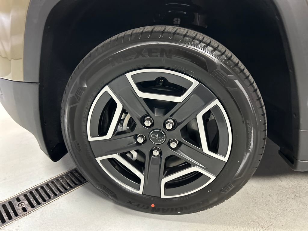 New 2026 Jeep Cherokee Laredo AWD/4WD image 9