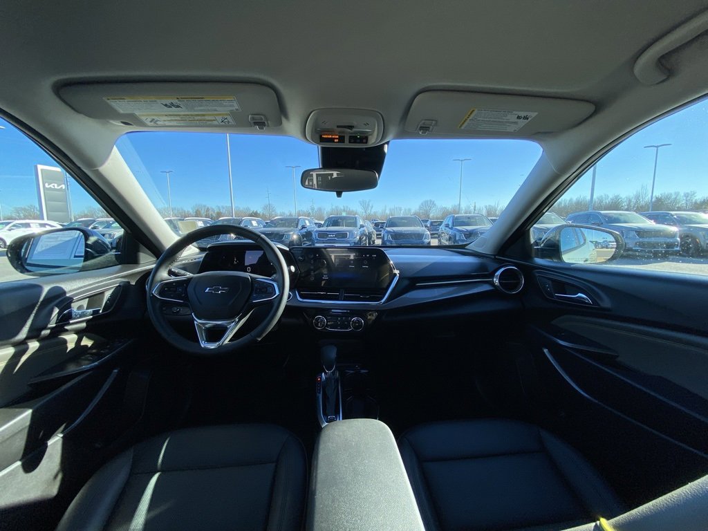 Used 2025 Chevrolet Trax ACTIV w/ Driver Confidence Package image 22