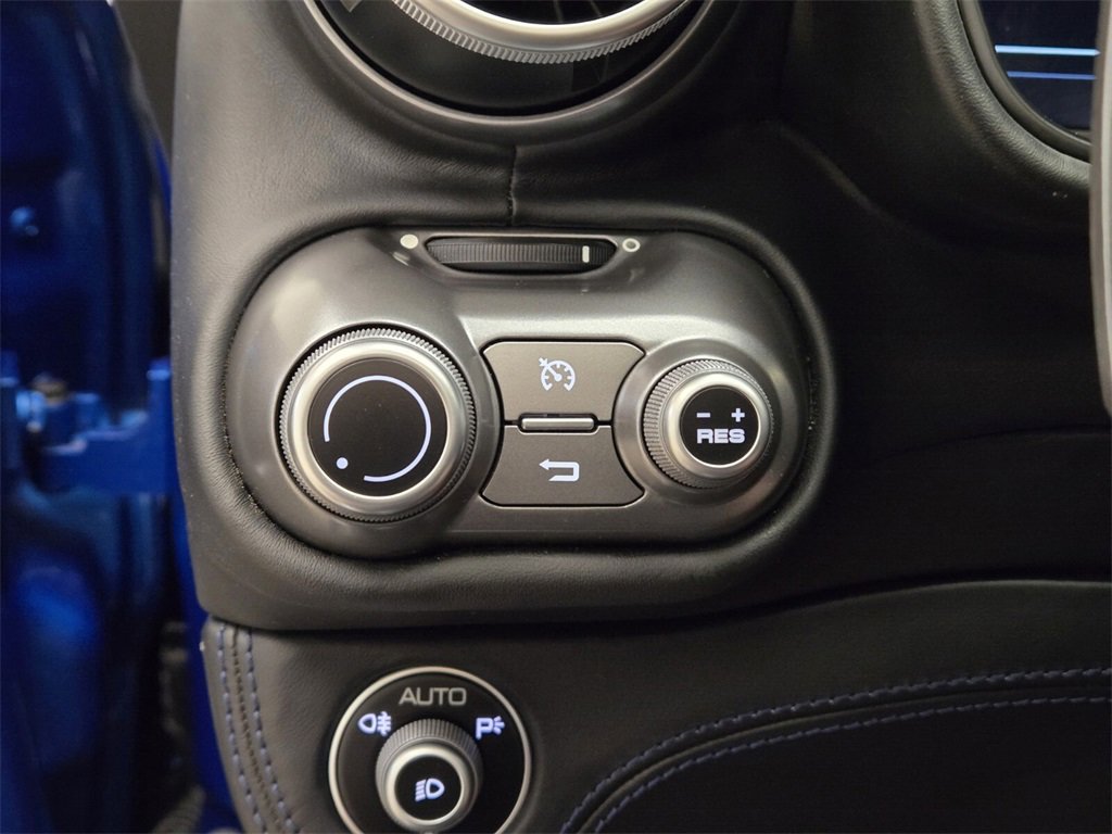 Used 2019 Ferrari Portofino image 35