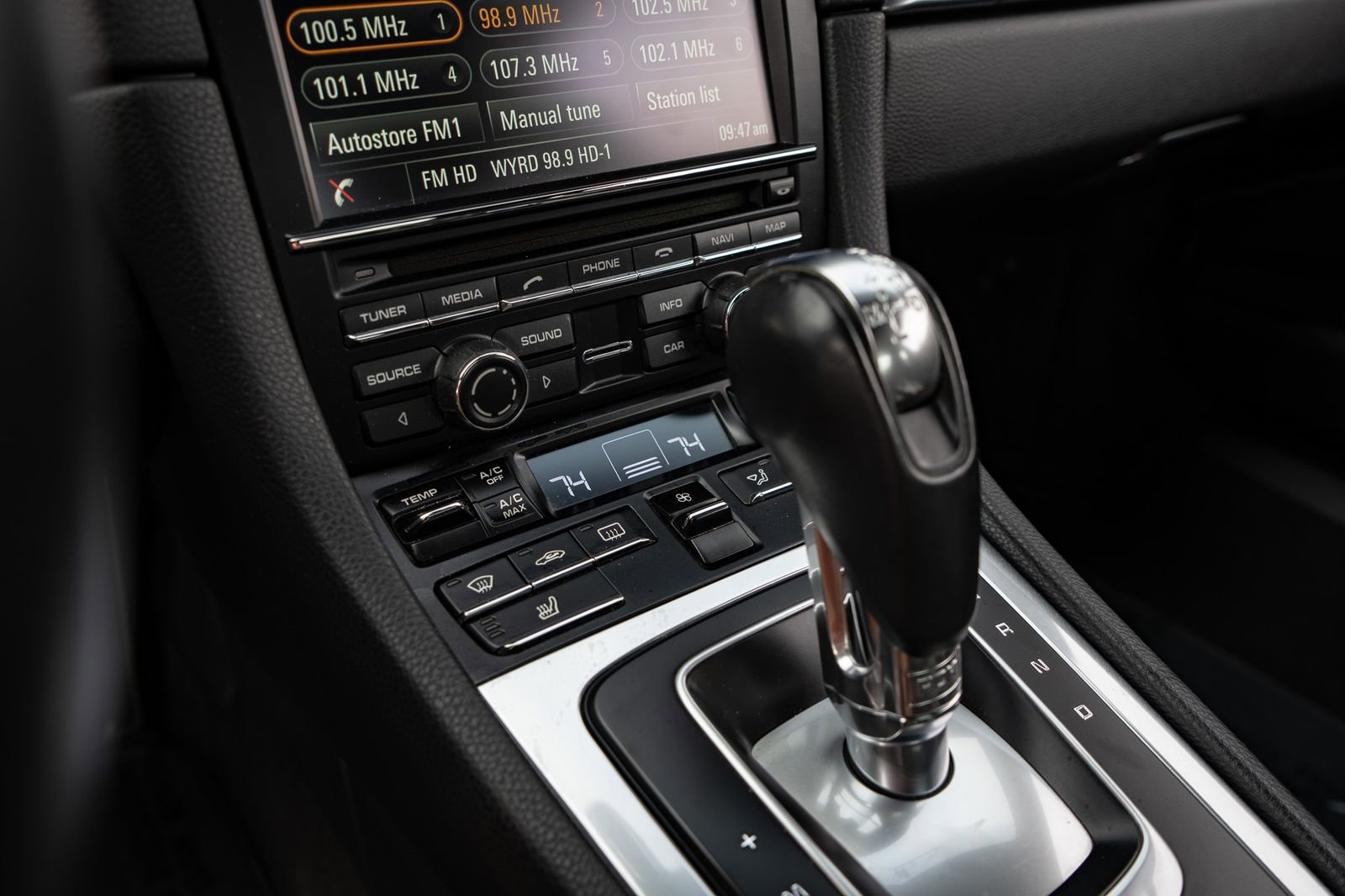 Used 2014 Porsche 911 Carrera 4 AWD/4WD image 40