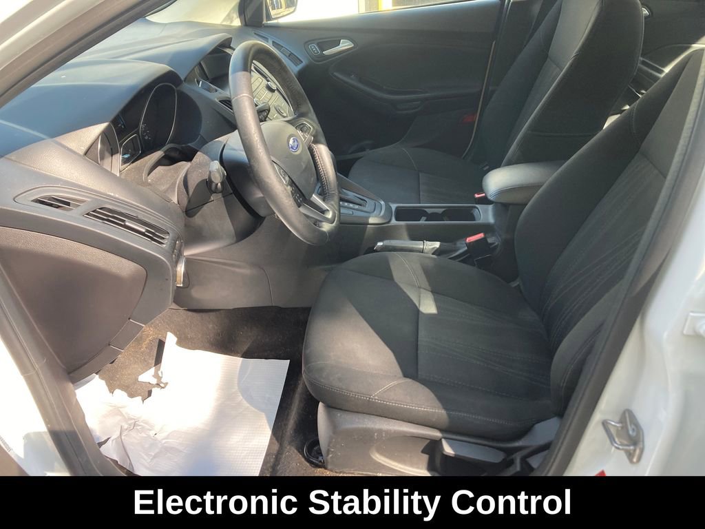 Used 2017 Ford Focus SE w/ Cold Weather Package image 12