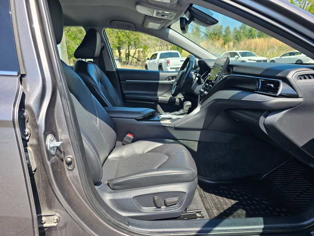 Used 2023 Toyota Camry XLE w/ Cold Weather Package image 21