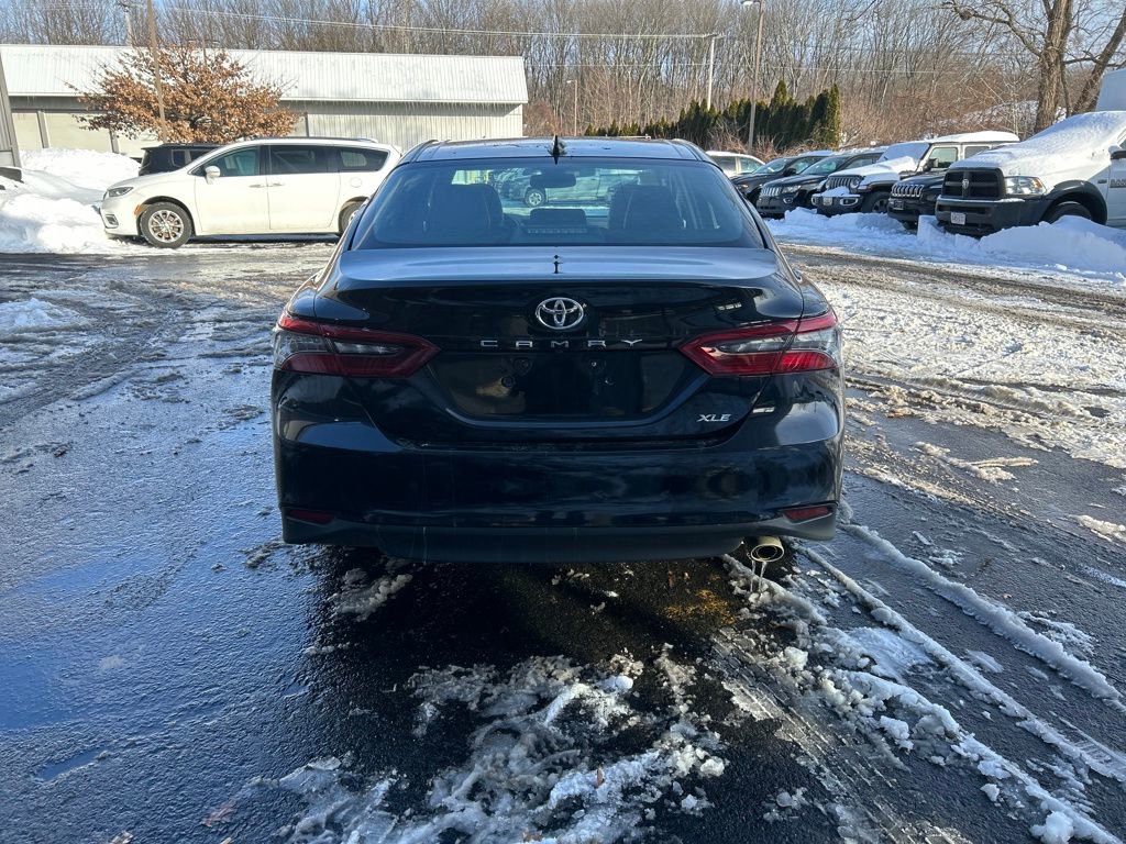 Used 2022 Toyota Camry XLE image 4