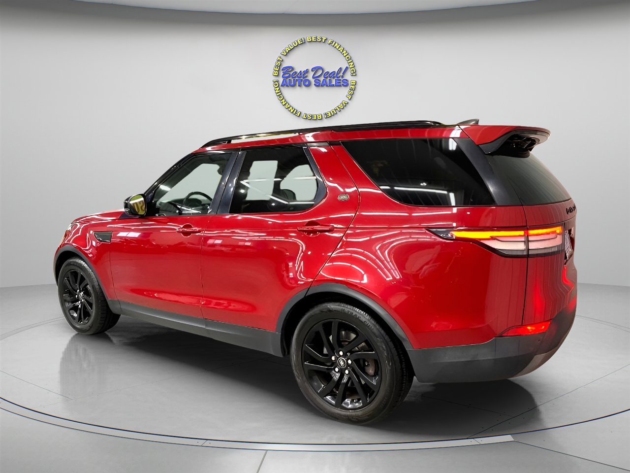 Used 2017 Land Rover Discovery SE image 5