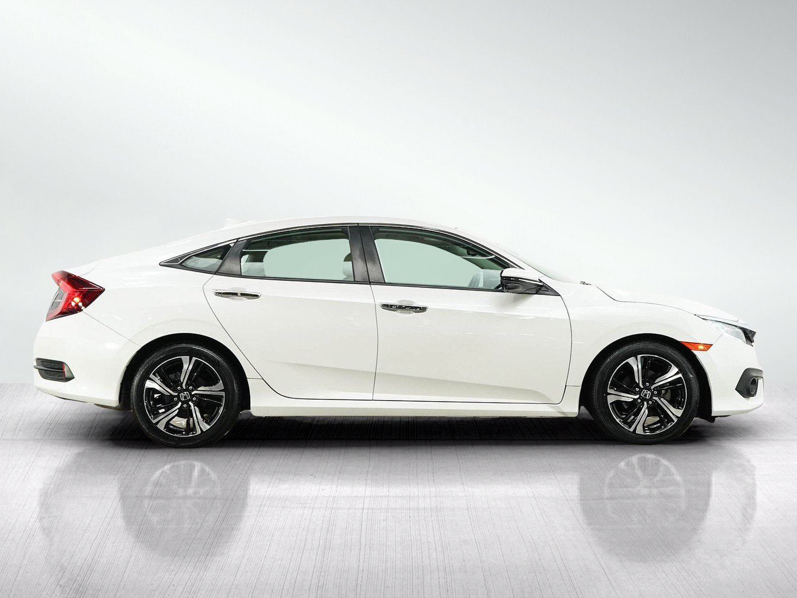 Used 2016 Honda Civic Touring image 6