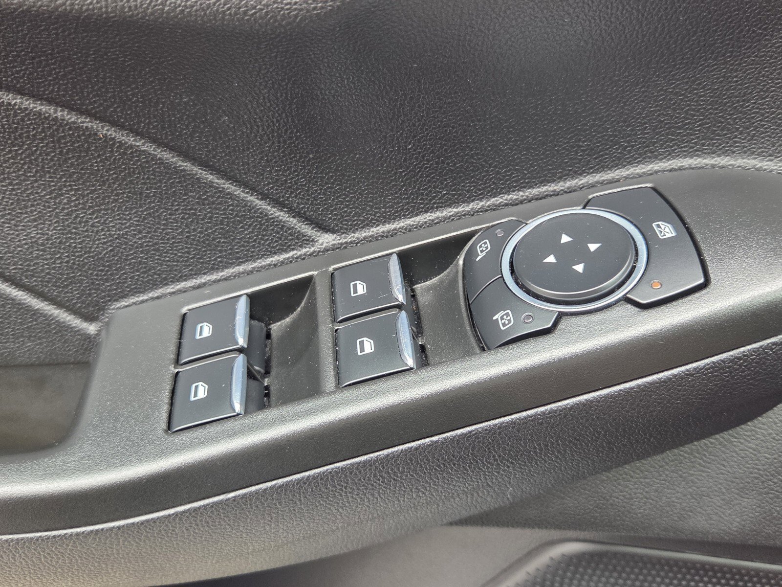 Used 2021 Ford Escape Titanium image 13