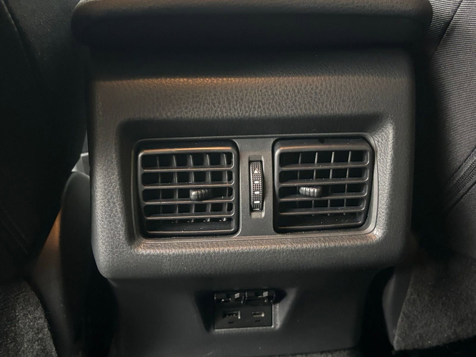 Used 2025 Toyota Camry LE image 24