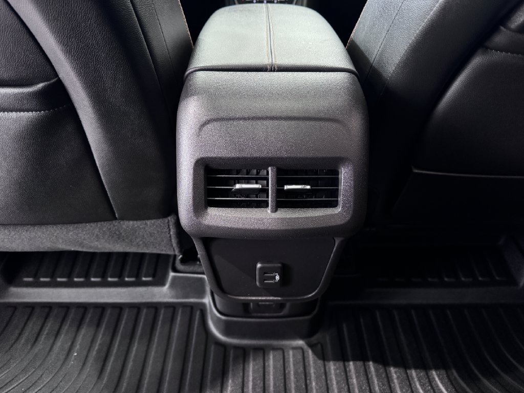 Certified 2024 GMC Terrain AT4 w/ Tech Package AWD/4WD image 27