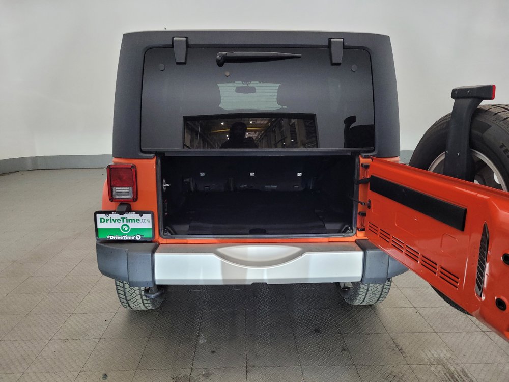 Used 2015 Jeep Wrangler Unlimited Sahara w/ Dual Top Group AWD/4WD image 29