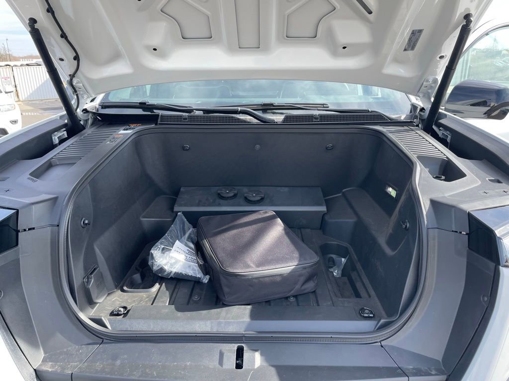 New 2026 GMC Sierra EV Elevation image 31