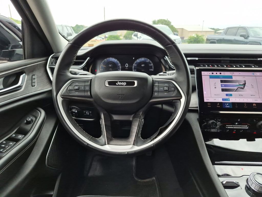 Used 2022 Jeep Grand Cherokee L Limited AWD/4WD image 29