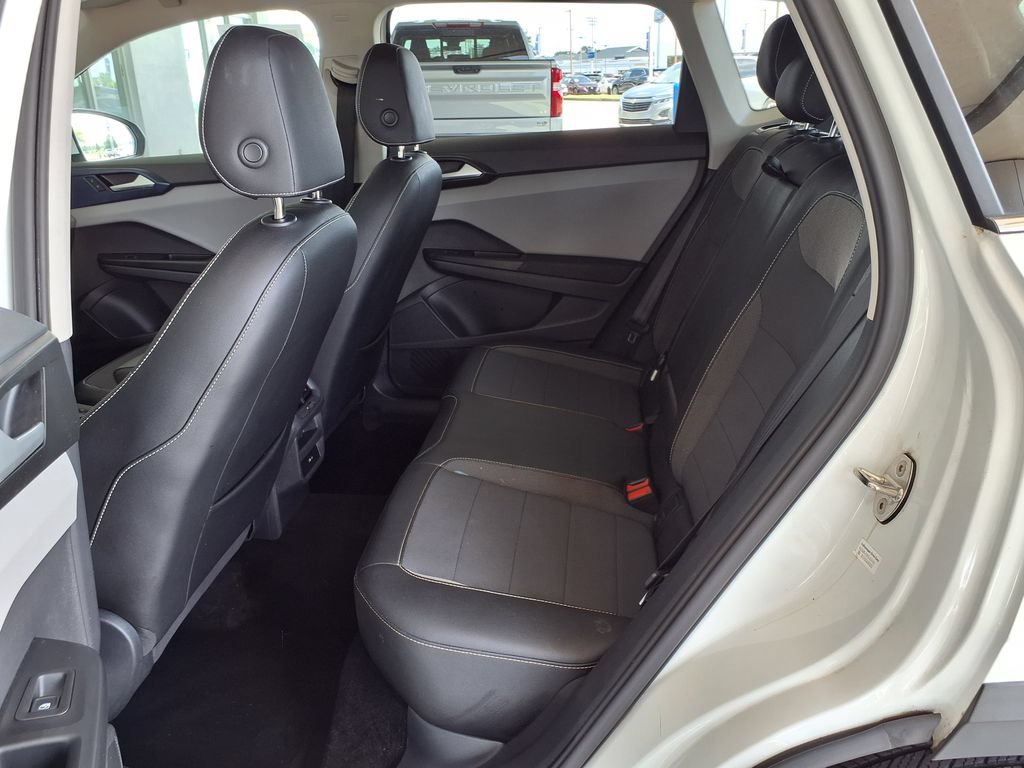 Used 2022 Volkswagen Taos SE FWD image 14