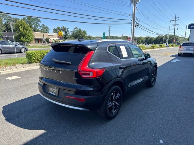 Certified 2025 Volvo XC40 B5 Core AWD/4WD image 5
