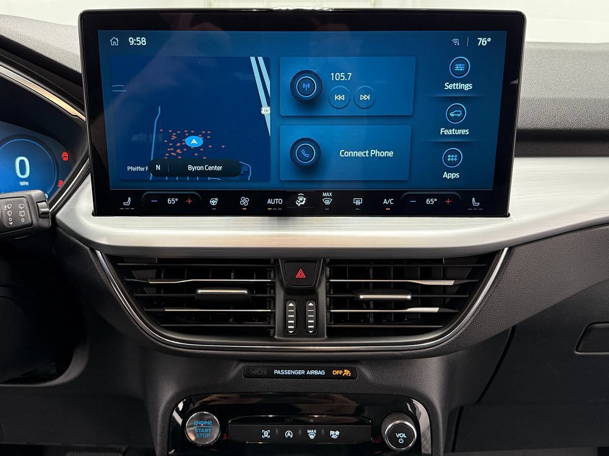 Used 2025 Ford Escape Platinum AWD/4WD image 19