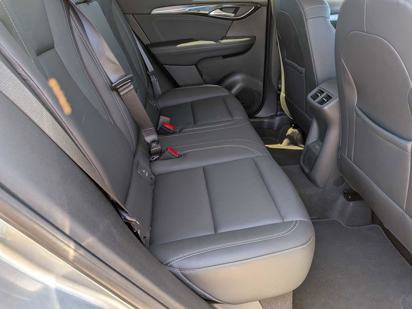 Used 2025 Buick Envision Preferred AWD/4WD image 19