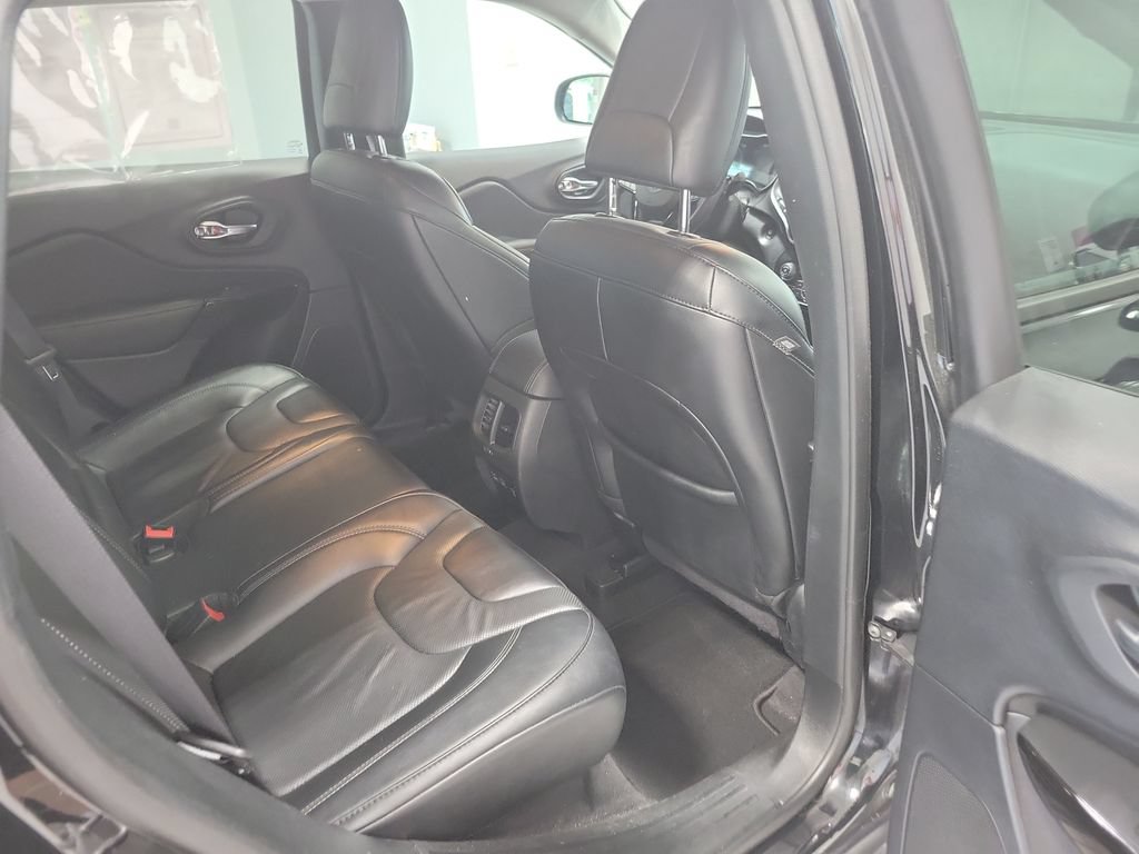 Certified 2023 Jeep Cherokee Altitude Lux AWD/4WD image 18