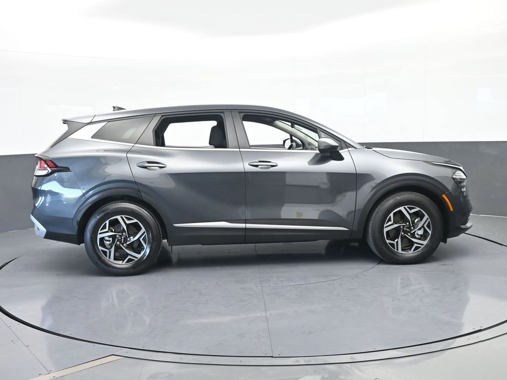 Used 2024 Kia Sportage LX image 7