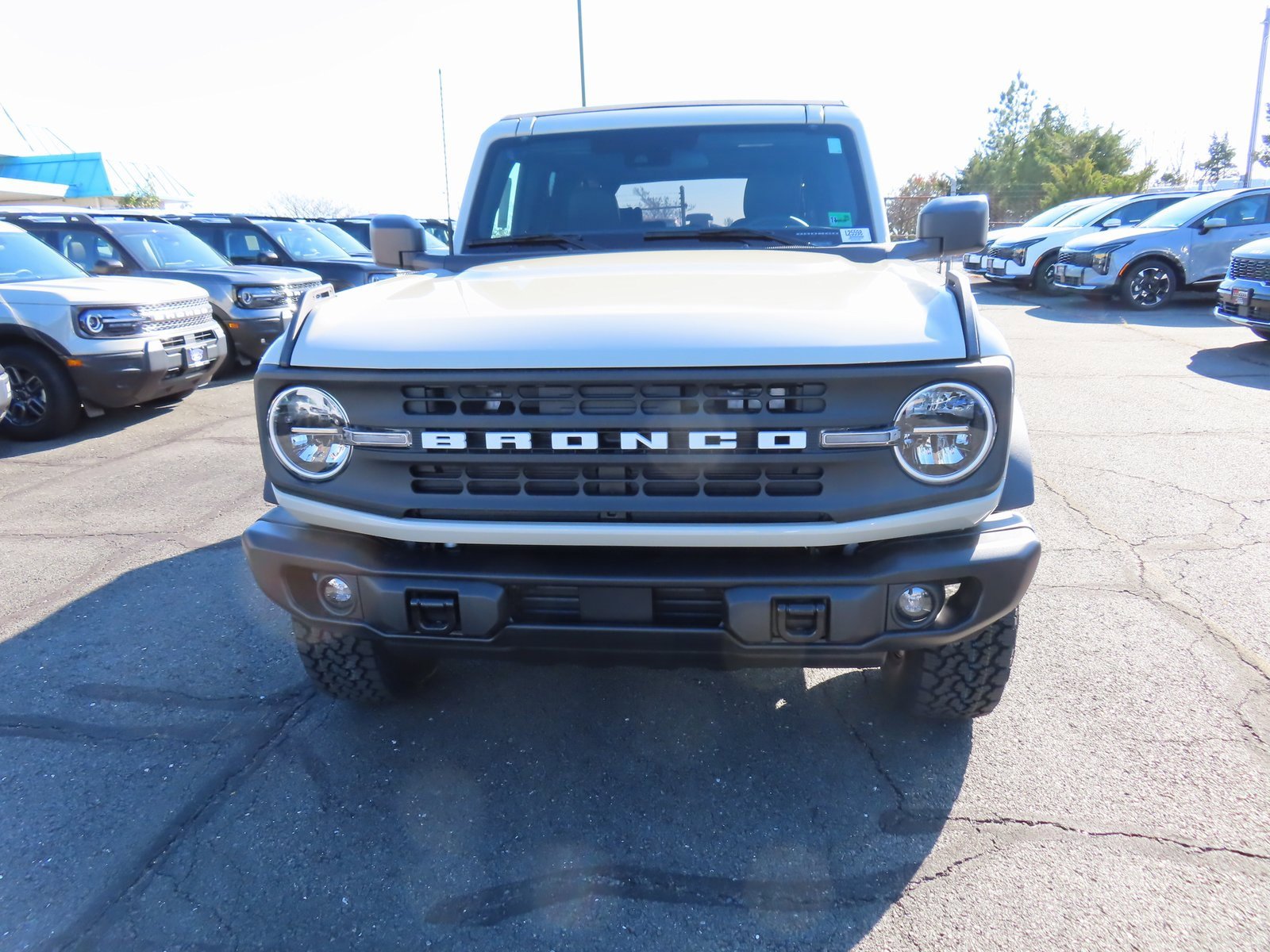 New 2025 Ford Bronco Big Bend w/ Black Diamond Package image 2