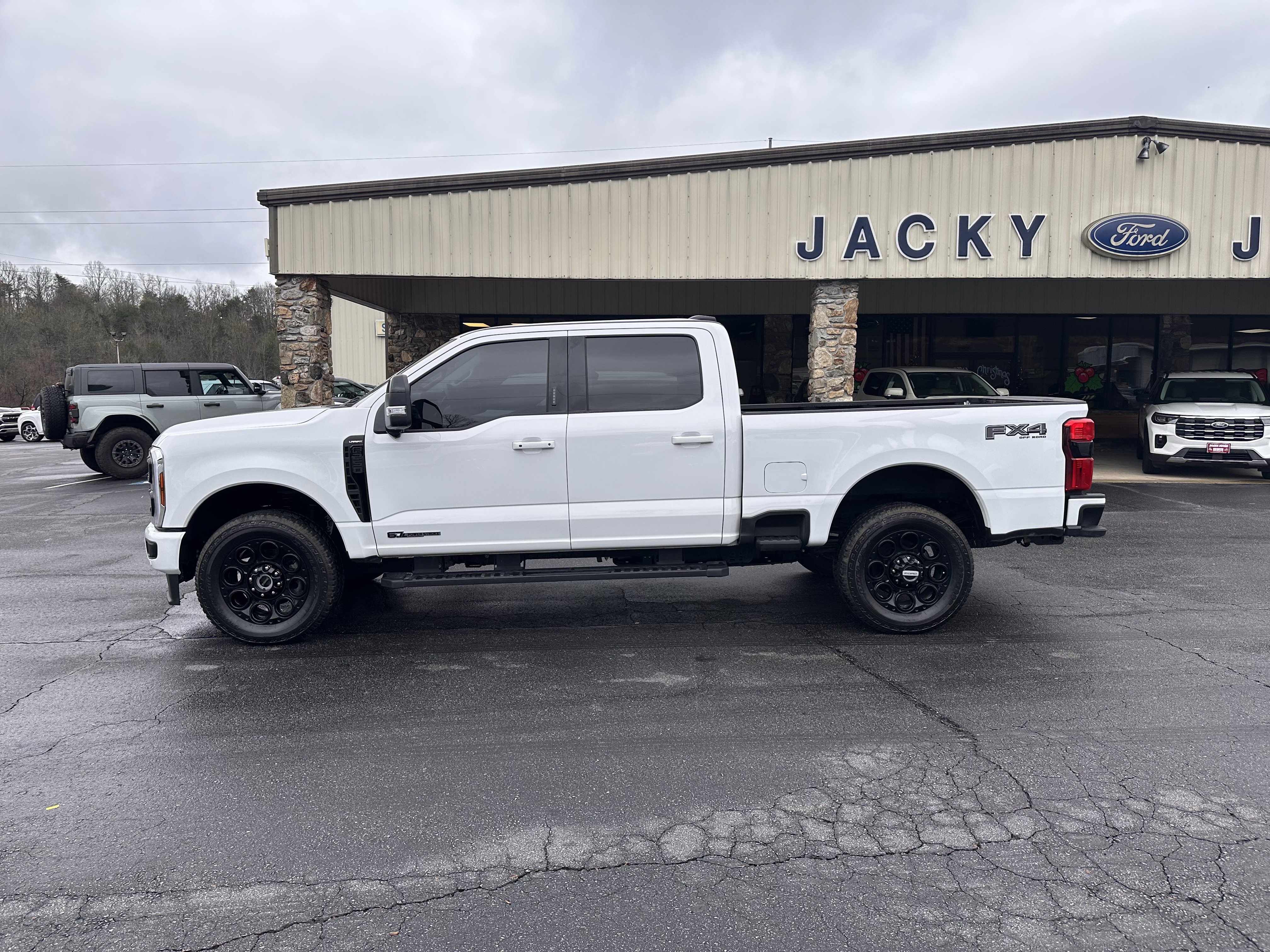 Used 2024 Ford F250 Lariat w/ Lariat Ultimate Package image 1