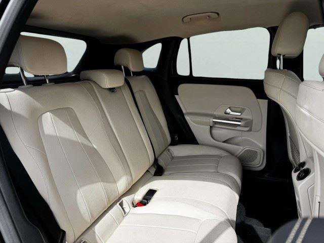 Used 2021 Mercedes-Benz GLA 250 4MATIC w/ Premium Package image 45