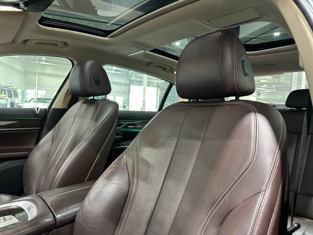 Used 2017 BMW 740i xDrive AWD/4WD image 40