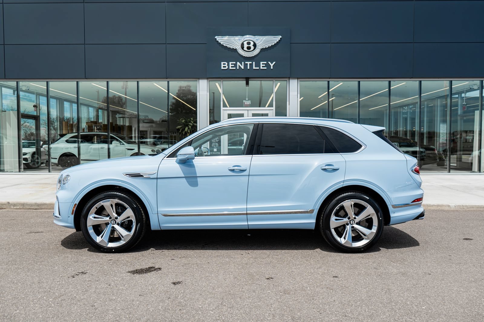 New 2026 Bentley Bentayga AWD/4WD image 5