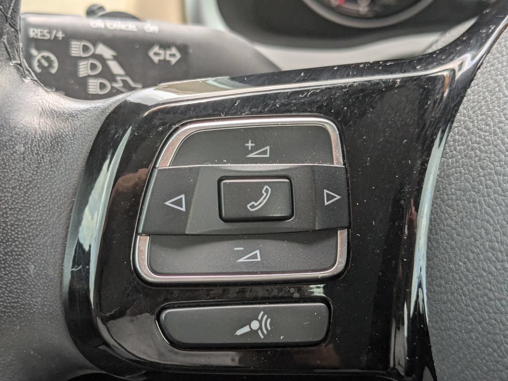 Used 2019 Volkswagen Beetle 2.0T Final Edition SEL FWD image 32