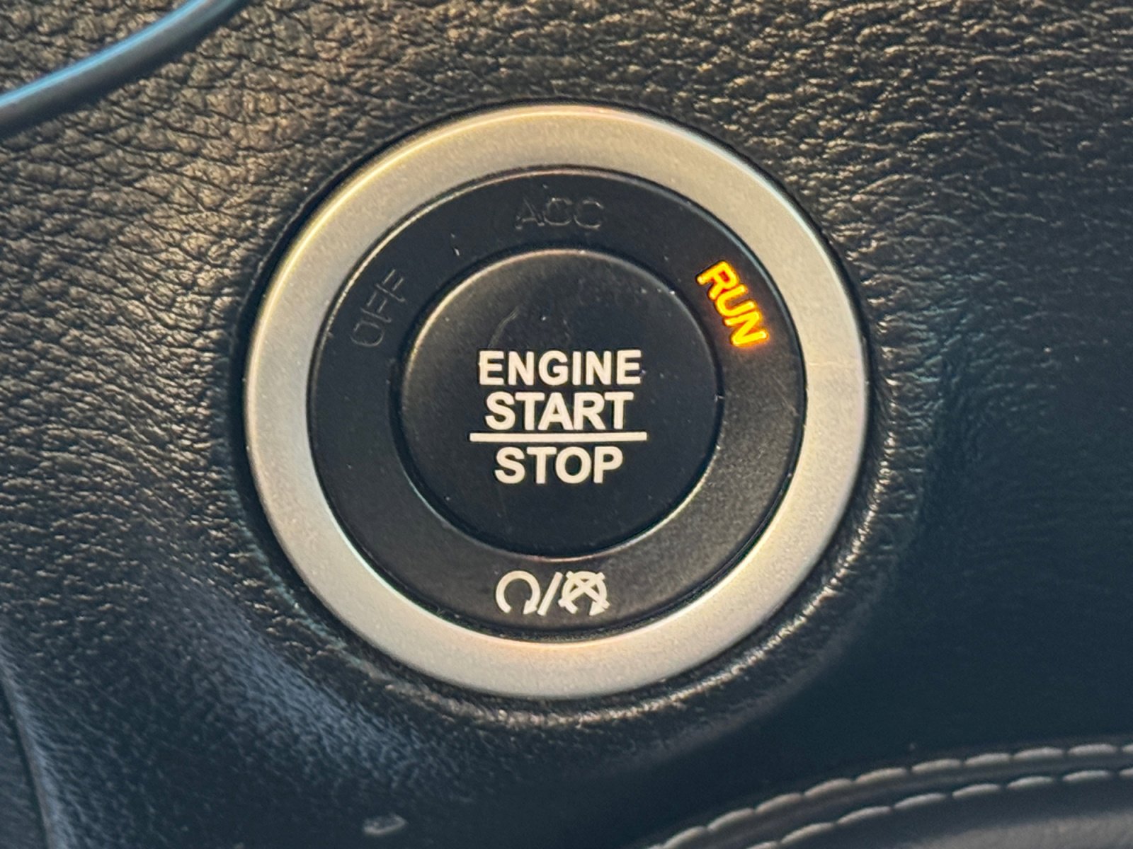 Used 2018 Dodge Challenger R/T w/ Driver Convenience Group image 19