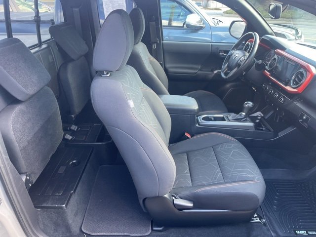 Used 2016 Toyota Tacoma TRD Sport image 16