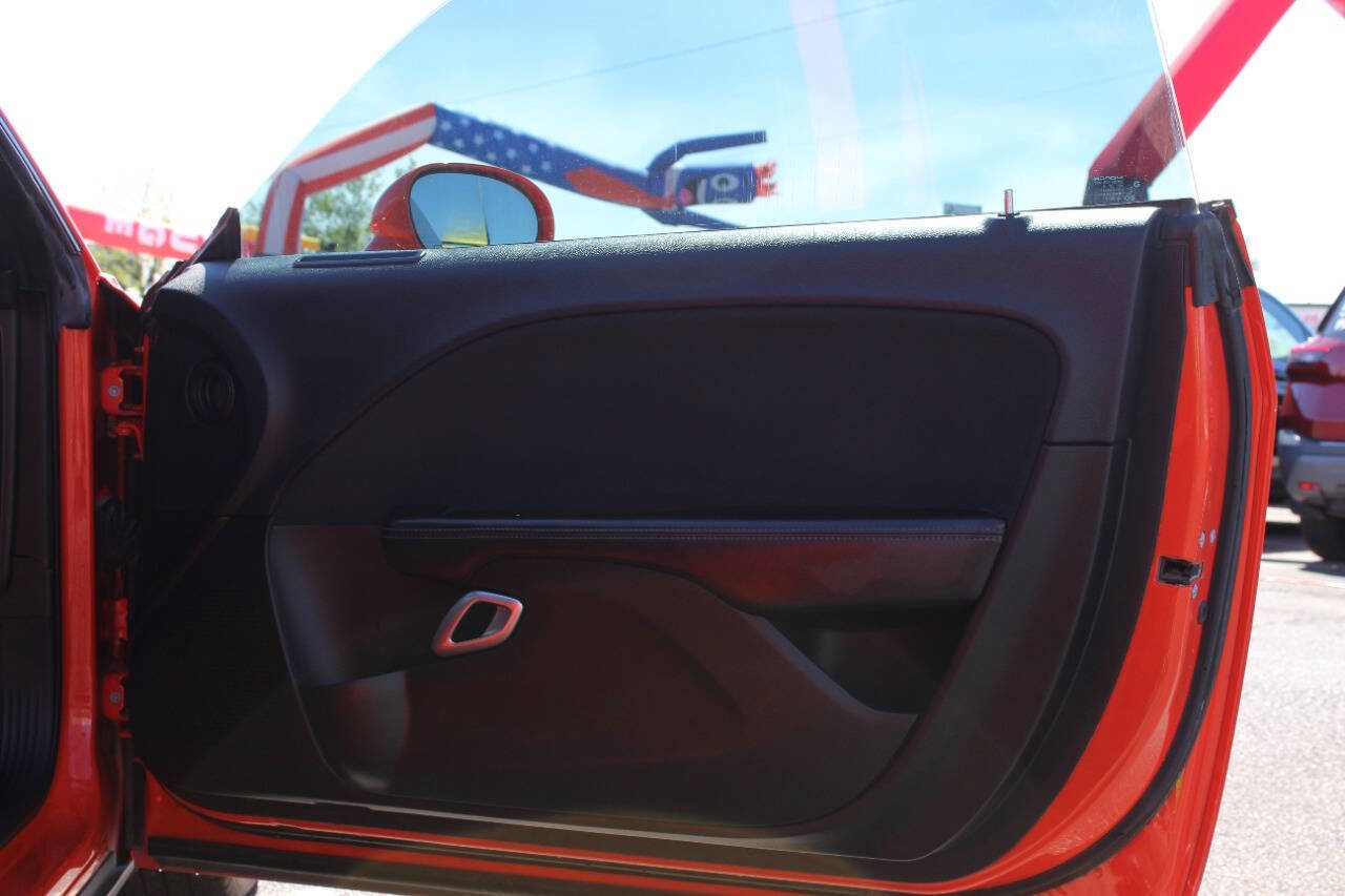 Used 2019 Dodge Challenger SXT RWD image 10