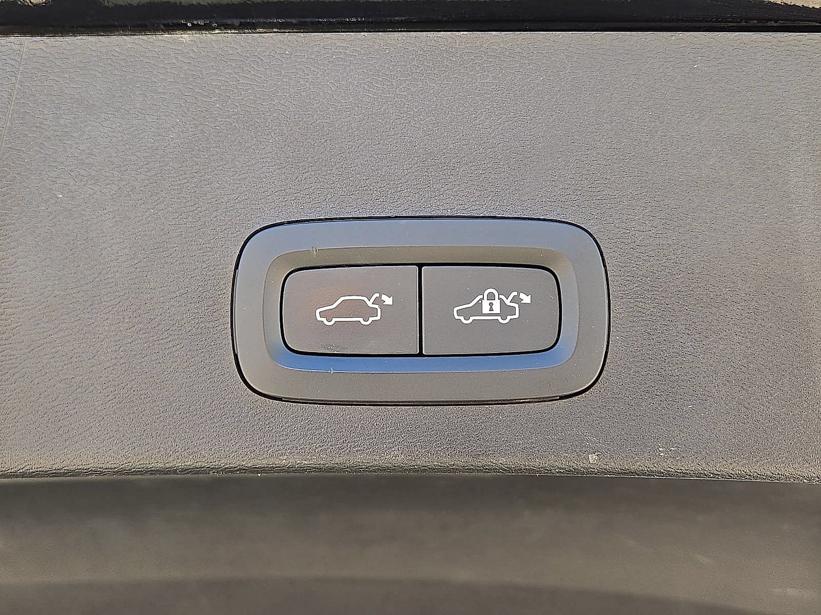 Certified 2023 Volvo XC40 Recharge Plus AWD/4WD image 15