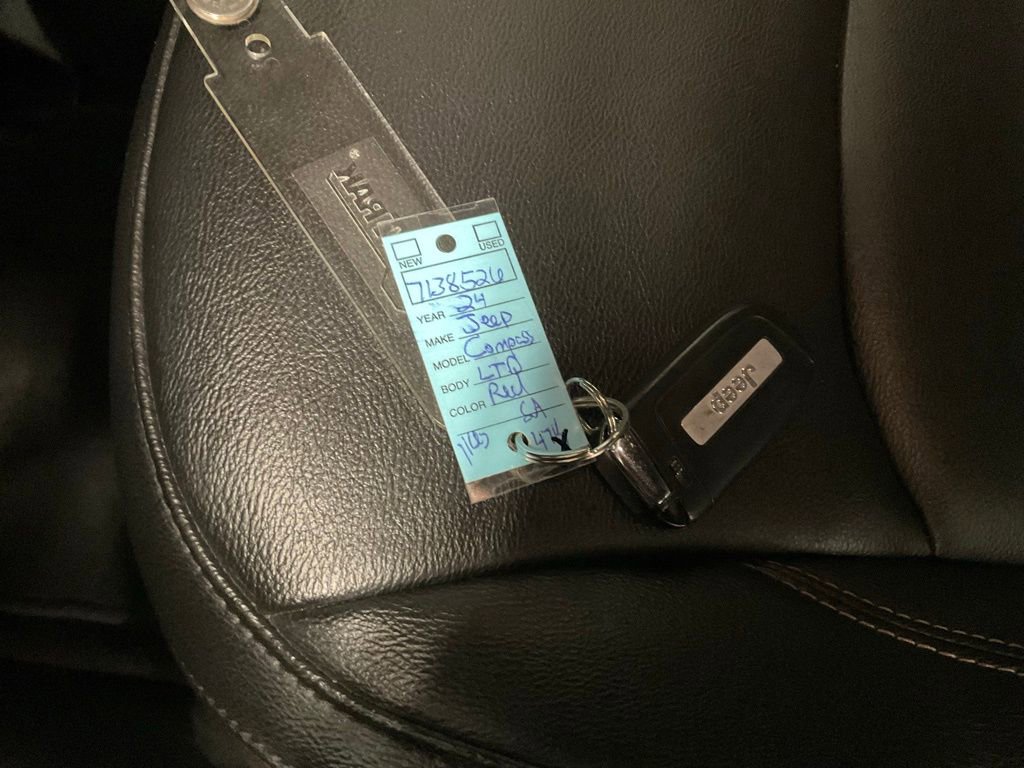 Used 2024 Jeep Compass Limited image 30