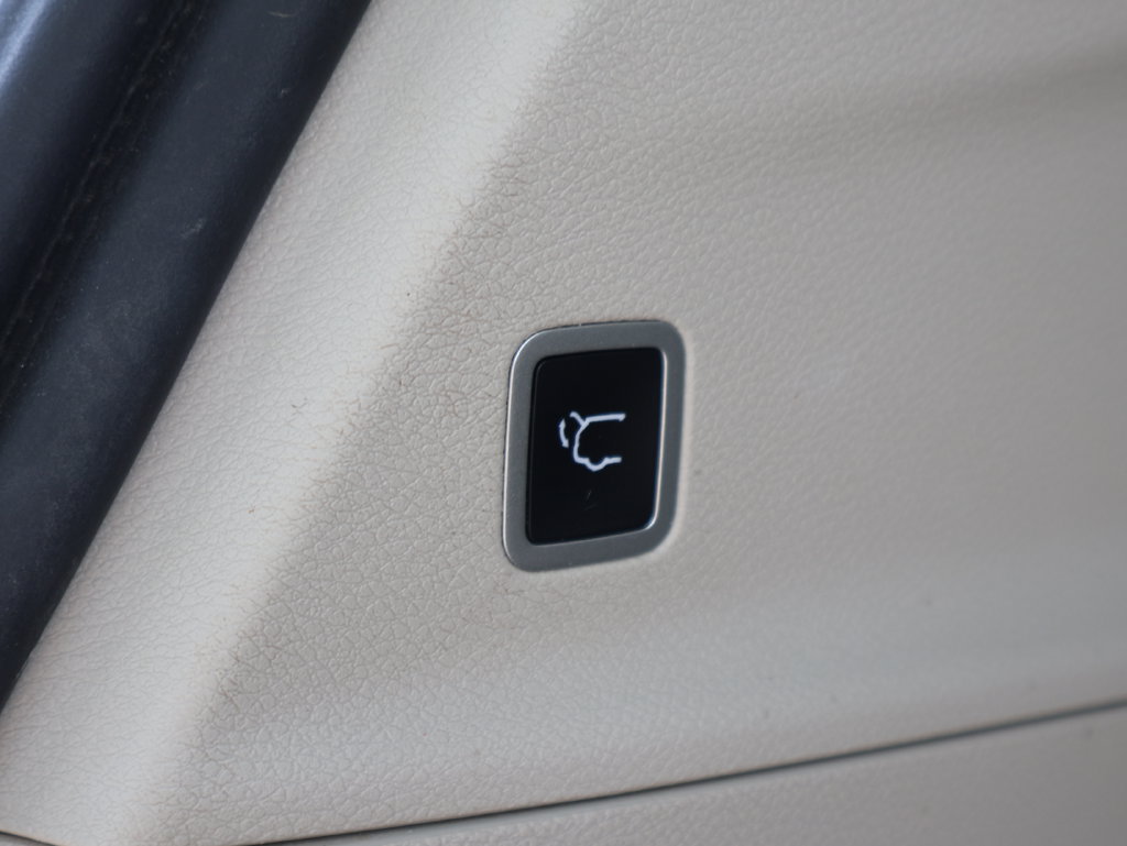 Used 2022 Chrysler Pacifica Limited FWD image 17