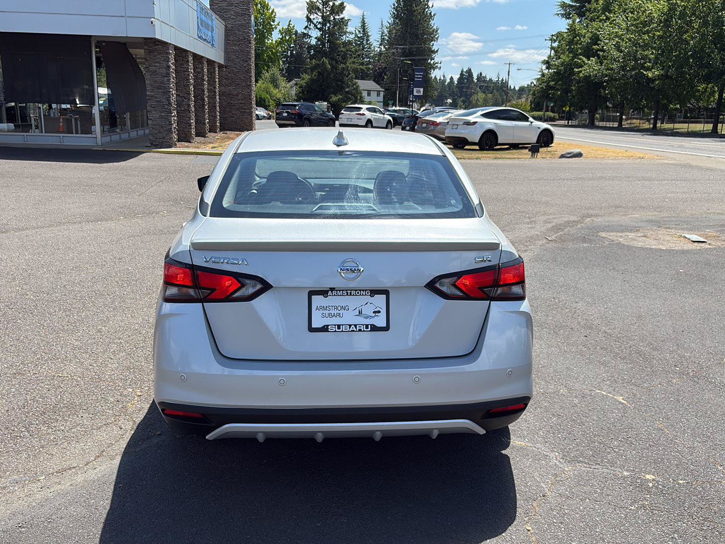 Used 2020 Nissan Versa SR FWD image 5