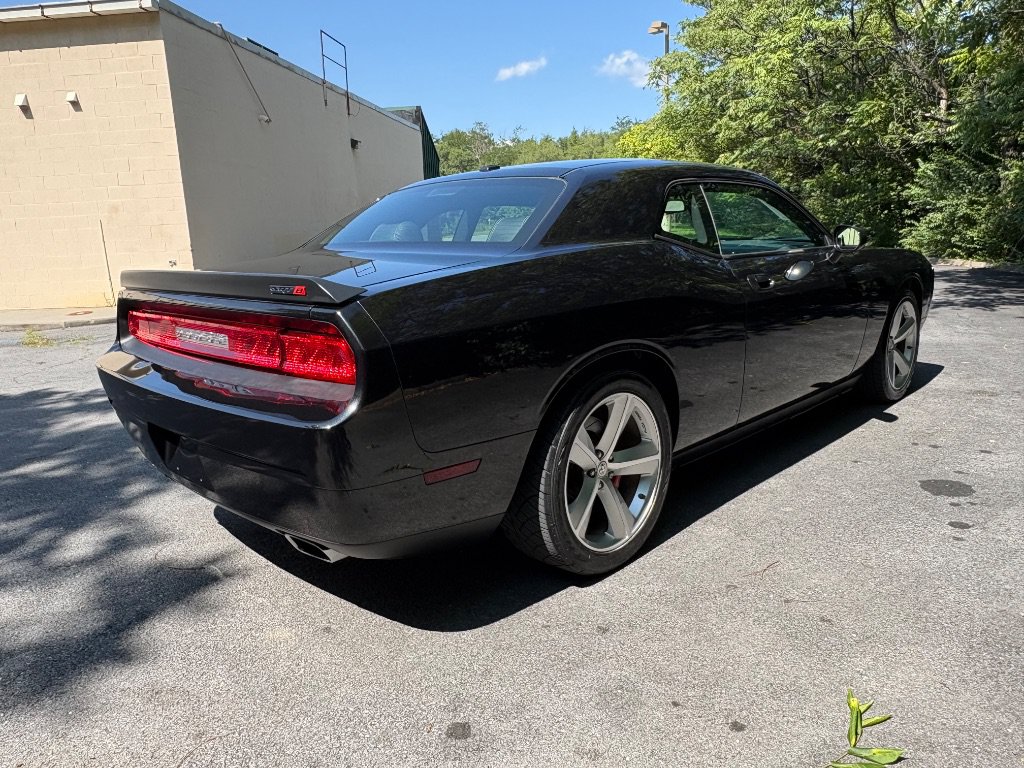 Used 2010 Dodge Challenger SRT8 RWD image 5