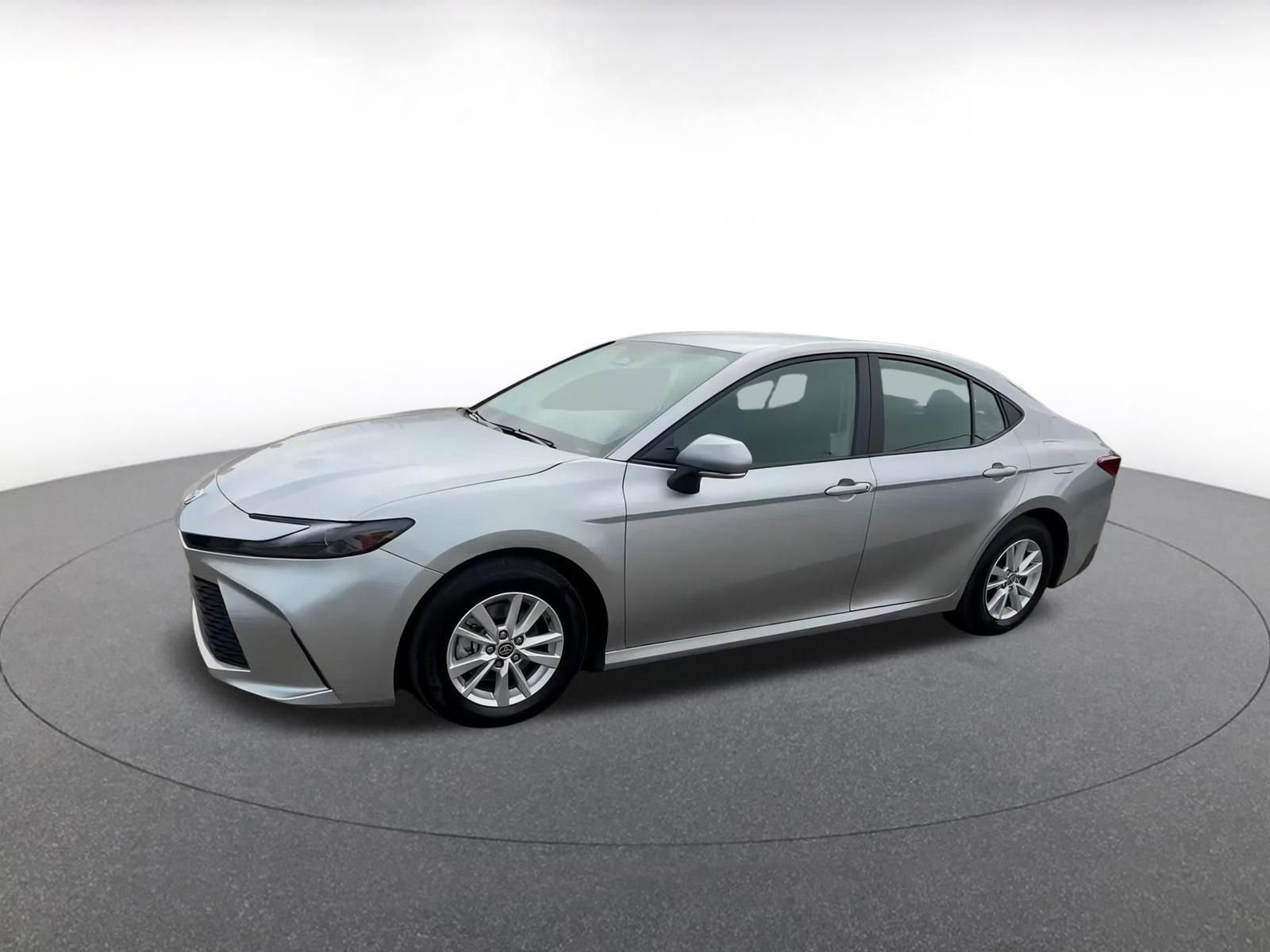 Used 2025 Toyota Camry LE image 8