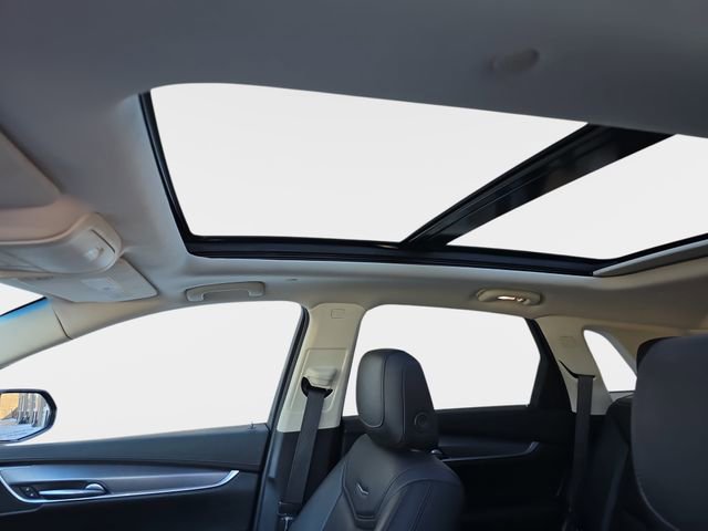 Used 2018 Cadillac XT5 Luxury w/ Driver Awareness Package image 32