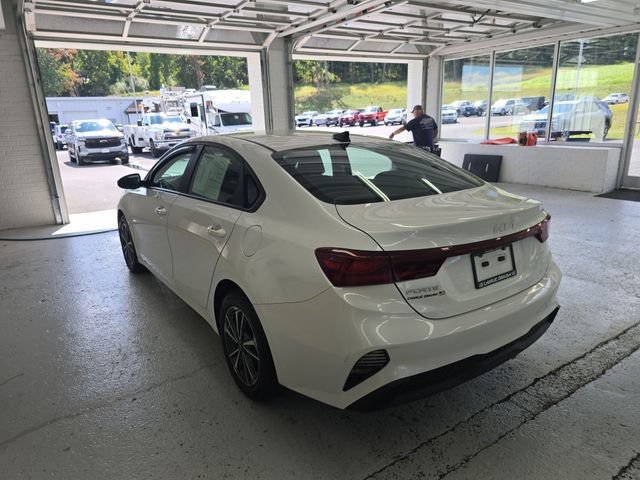 Certified 2023 Kia Forte LXS w/ LXS Technology Package FWD image 3