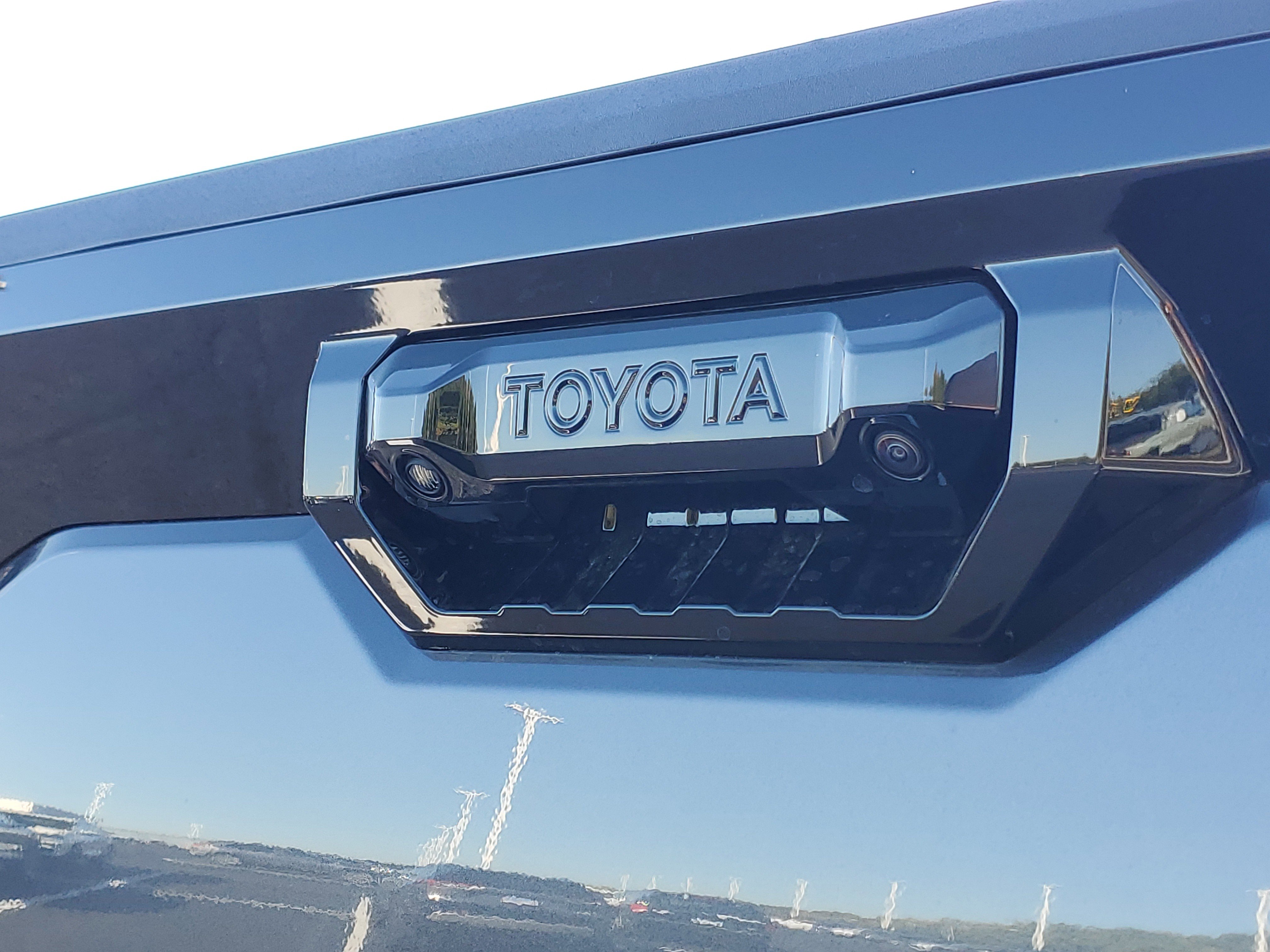 New 2026 Toyota Tundra Platinum w/ TRD Off-Road Package image 7