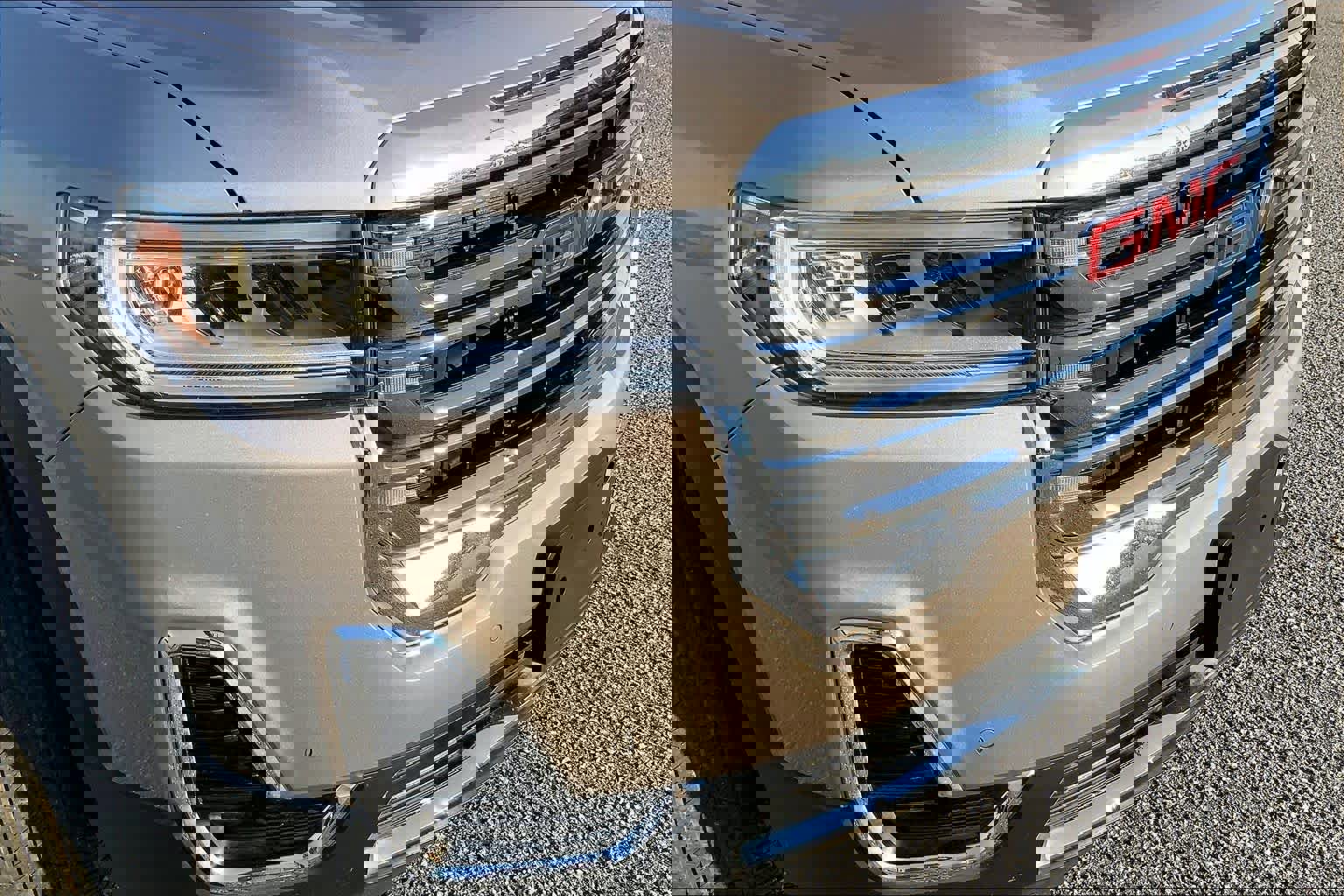 Used 2023 GMC Acadia SLE w/ Driver Convenience Package image 29