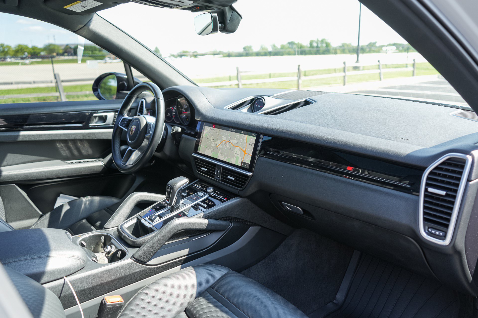 Used 2021 Porsche Cayenne S w/ Premium Package Plus AWD/4WD image 24
