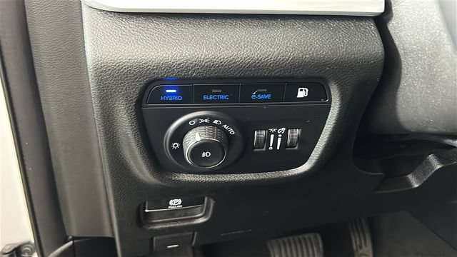 Used 2023 Jeep Grand Cherokee 4WD 4xe image 19
