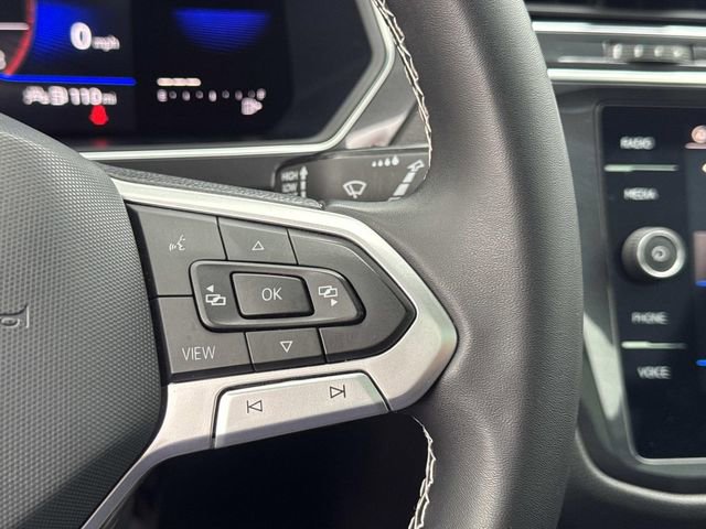 Certified 2023 Volkswagen Tiguan SE R-Line image 24